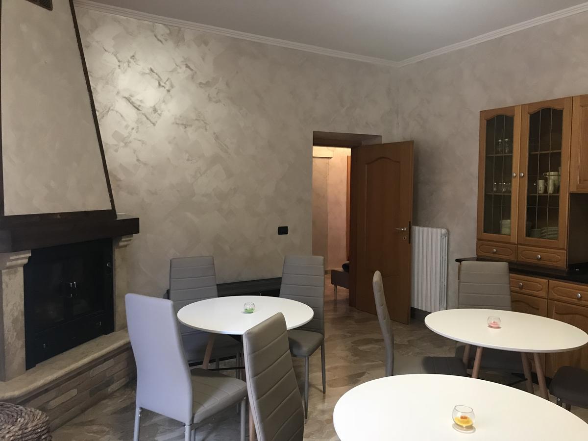 B&B Mo•Si Massa d'Albe Eksteriør billede